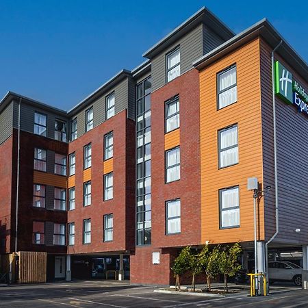 Holiday Inn Express - Fleet By Ihg Екстериор снимка