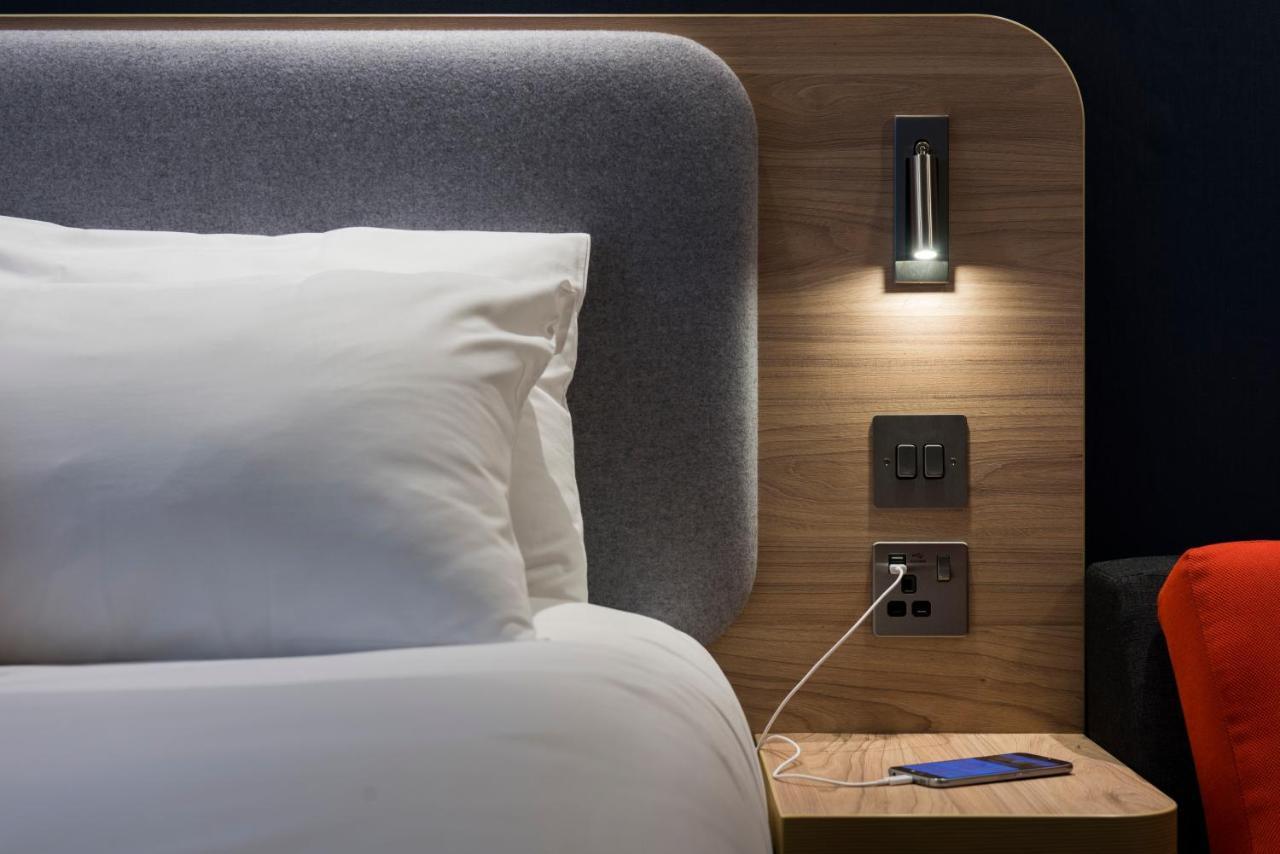 Holiday Inn Express - Fleet By Ihg Екстериор снимка